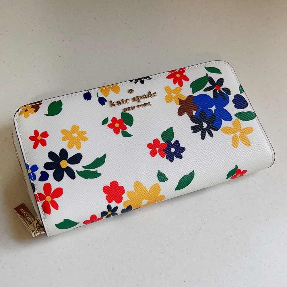Kate Spade New York Large Staci Sailing Floral Wallet
